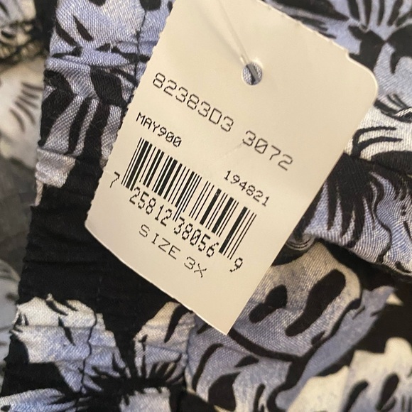 NWT VINTAGE IMPRESSIONS WOMAN HAWAIIAN BLUE PURPLE FLORAL STETCHY SHORTS - Picture 4 of 5